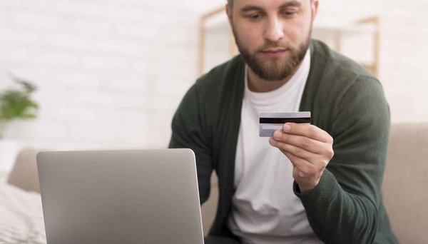 En cas de problème avec le paiement en ligne, comment obtenir un remboursement ou une rectification pour ma carte grise ?