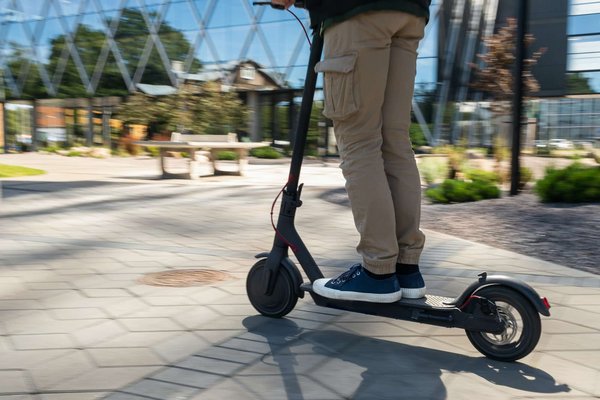 La trottinette électrique: le moyen de transport pour la nouvelle génération