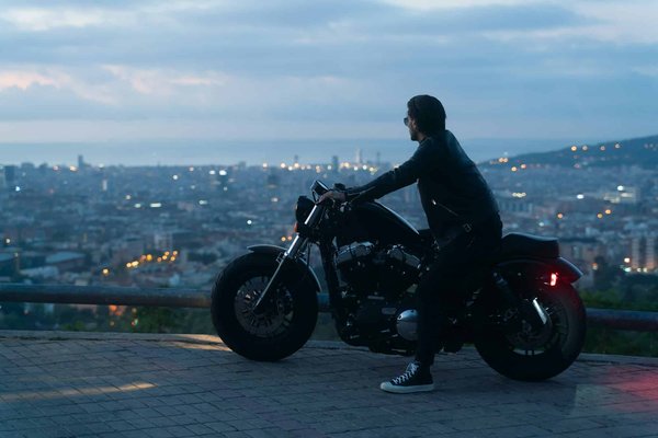 Les essentiels de l’équipement moto pour enfants : Guide complet